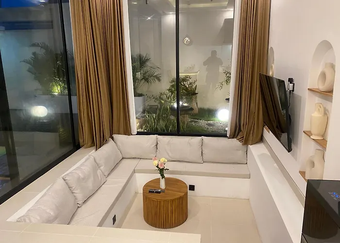 Umane Villa *